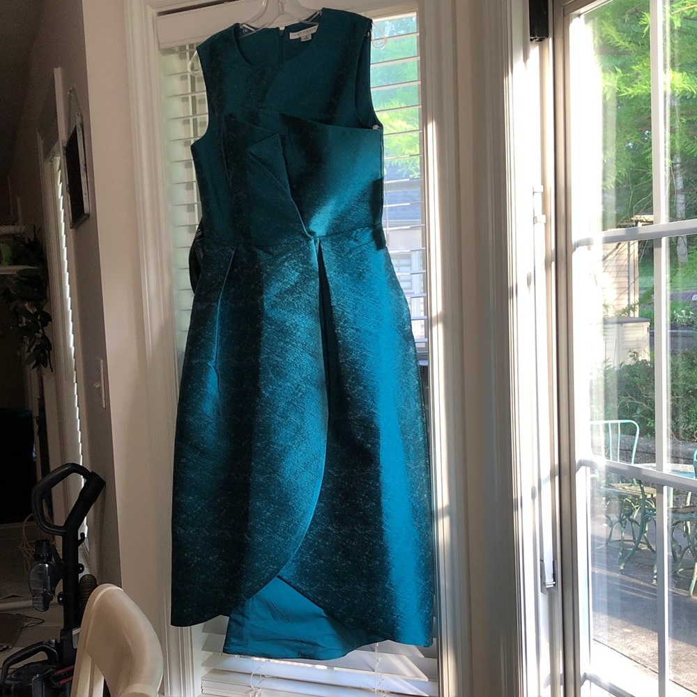 Kay Unger Sleeveless Midi Dress